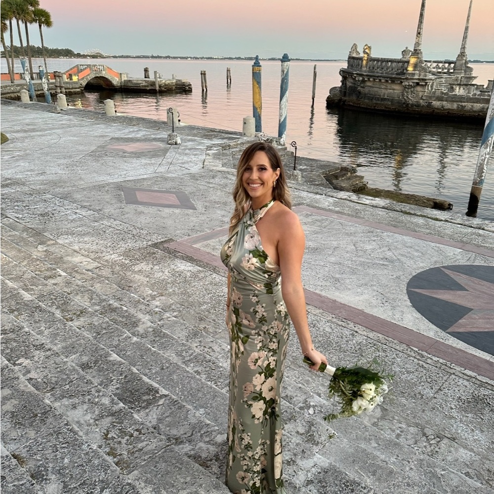 Reformation Veria silk dress-sage floral size 8- spring and summer weddings.